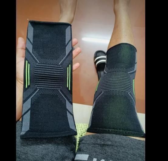 Knee Cap Compression Support for Gym Running Cycling Sports Jogging Workout - Assorted Colours